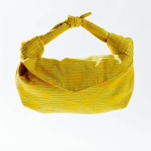 URBAN OUTFITTERS  MLE The Nodo Mini Clutch Bag